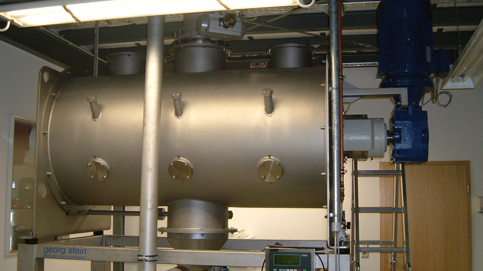 Industrial cosmetics mixers